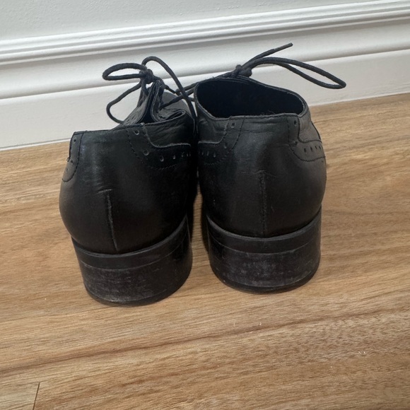 Black Leather Oxford Shoes - Picture 5 of 10